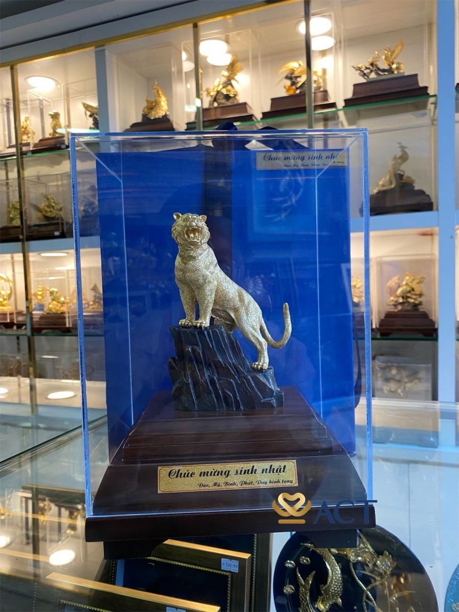 Tượng hổ mạ vàng